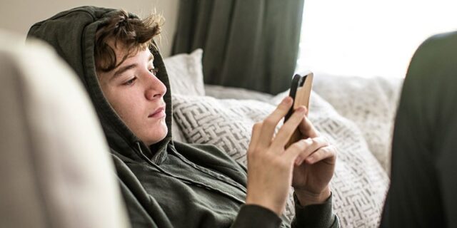 Речиси секој петти тинејџер видел несакана сексуална содржина на Инстаграм