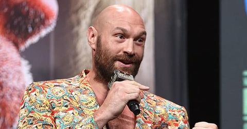 Фјури закажа борба со Махмудов, фановите едвај го чекаат април!