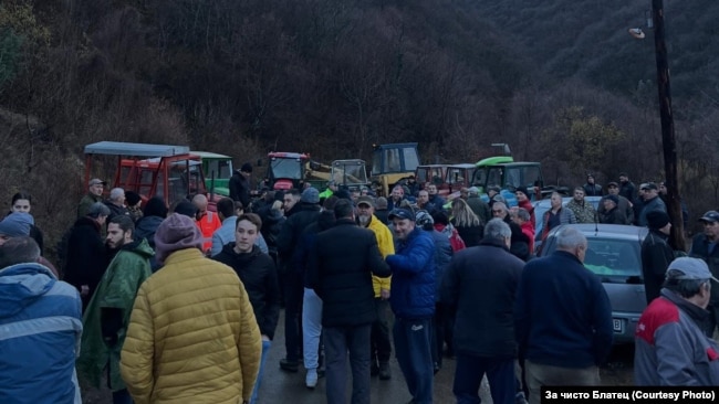 Звукот на камбаната во Блатец посилен од багерите за хидроцентрала