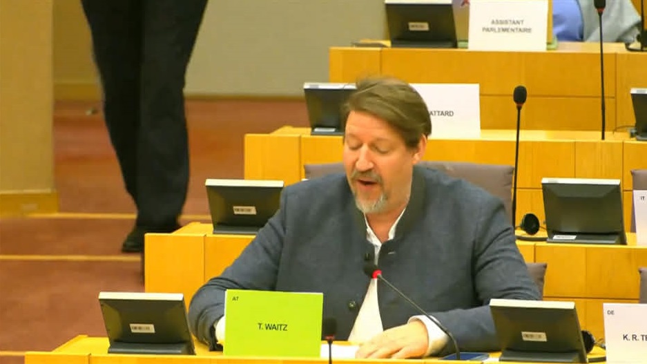 С Македонија да го искористи позитивниот момент за проширување на ЕУ, итно се потребни уставни измени, вели Вајц