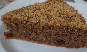 (ВИДЕО) КОЛАЧ ОД РОГАЧ И БАДЕМИ: Мека, сочна, совршена!