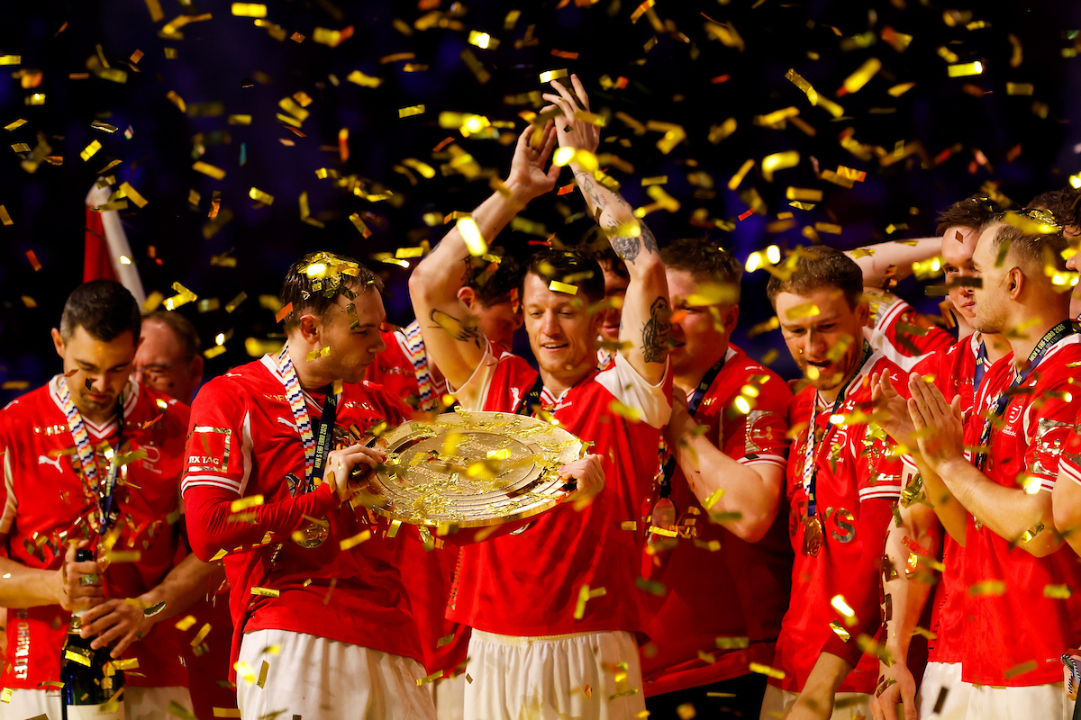 НЕМА ВОЗЕЊЕ СО АВТОБУС: Данците за титулата ќе јадат палачнки