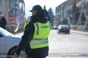 Гостивар-Фатен 25 годишник кој возел нерегистриран автомобил и немал возачка дозвола