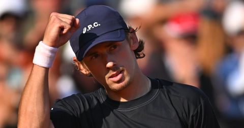 Де Минер го освои Ротердам и се врати на најдобриот ранк во кариерата