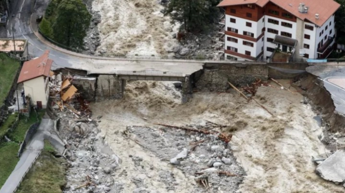 Франција прогласува 294 општини за подрачја погодени од природна катастрофа