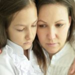 Како да ѝ помогнете на вашата ќерка кога нема најдобра другарка