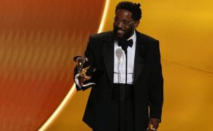 (ВИДЕО) Лос Анџелес – Одржани 68-мите Греми награди: Кендрик Ламар освои најмногу награди, песна на годината „Wildflower“