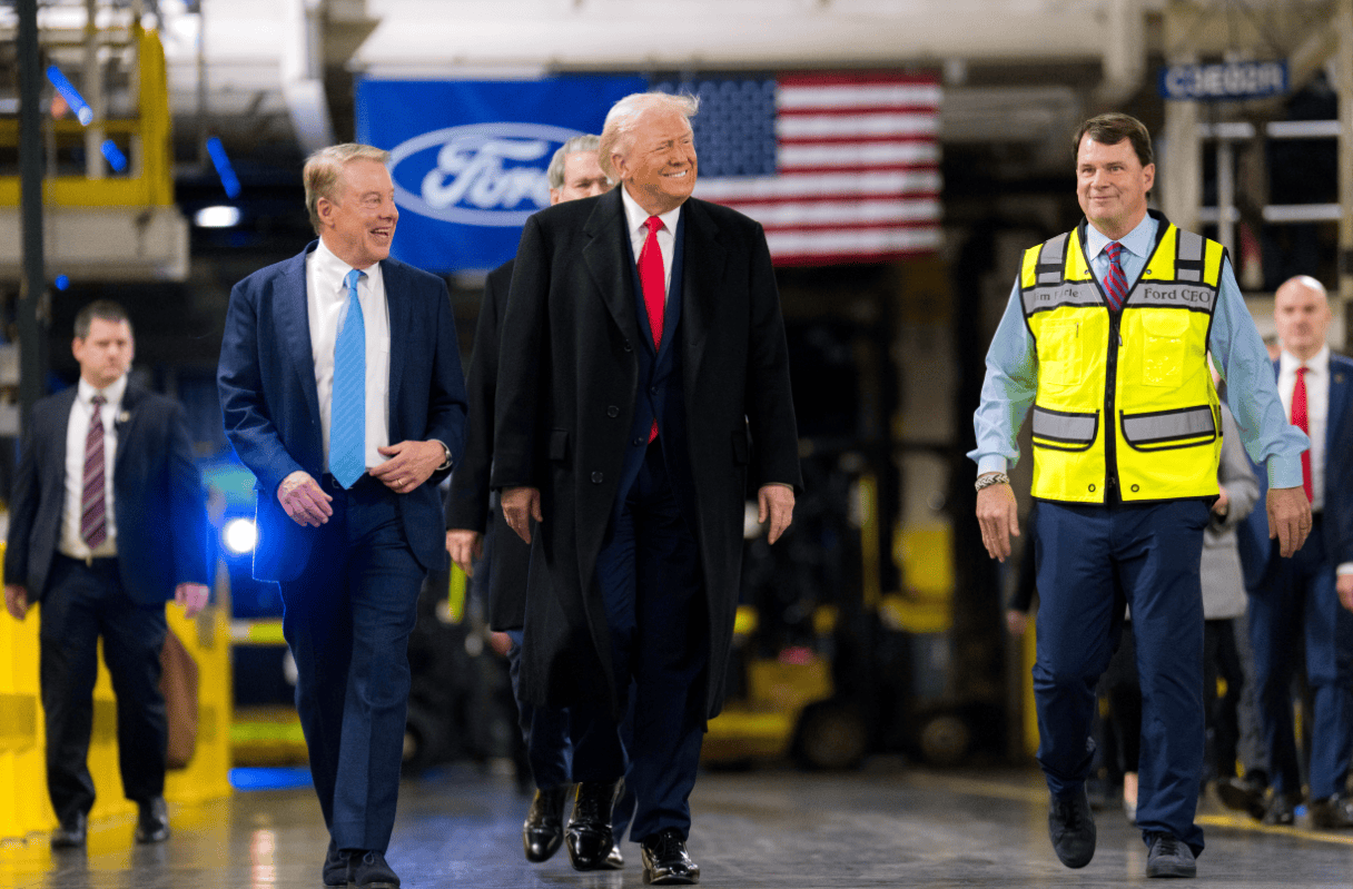 ЌЕ ПОПУШТИ ЛИ ТРАМП ПРЕД КИНЕСКАТА КОНКУРЕНЦИЈА: Форд размислува за партнерство со BYD и Geely