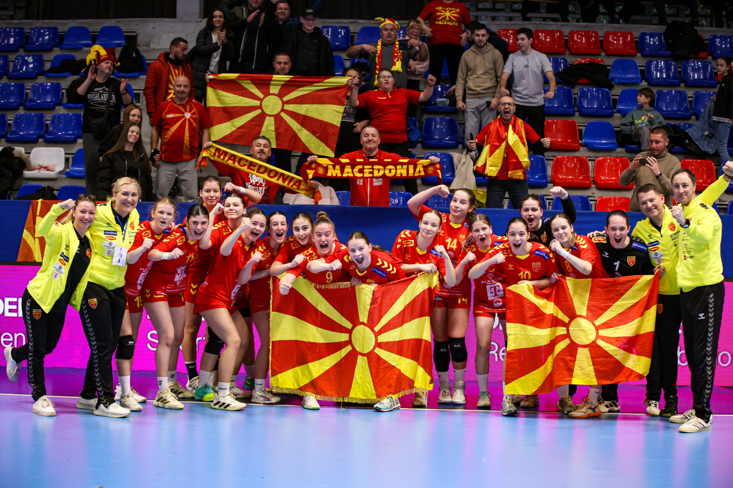 Нова акција: Димитријески избра 19 пионерки, Македонија ќе игра на „Трофеј Србија“