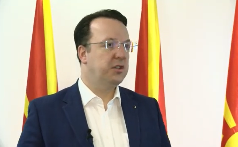 Се разгледуваат три модалитети за решавање на проблемот со превозниците, вели вицепремиерот Николоски