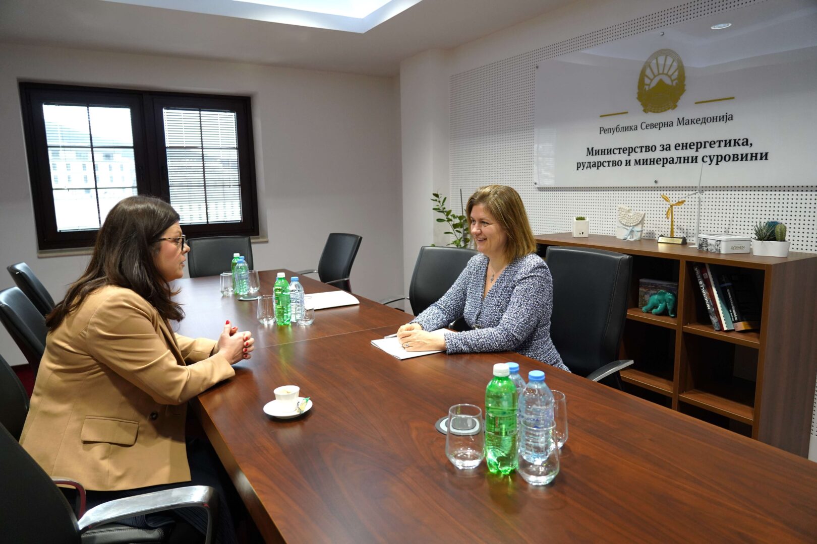 Божиновска потпиша меморандум  за унапредување на енергетската транзиција, инвестициите и зелената економија