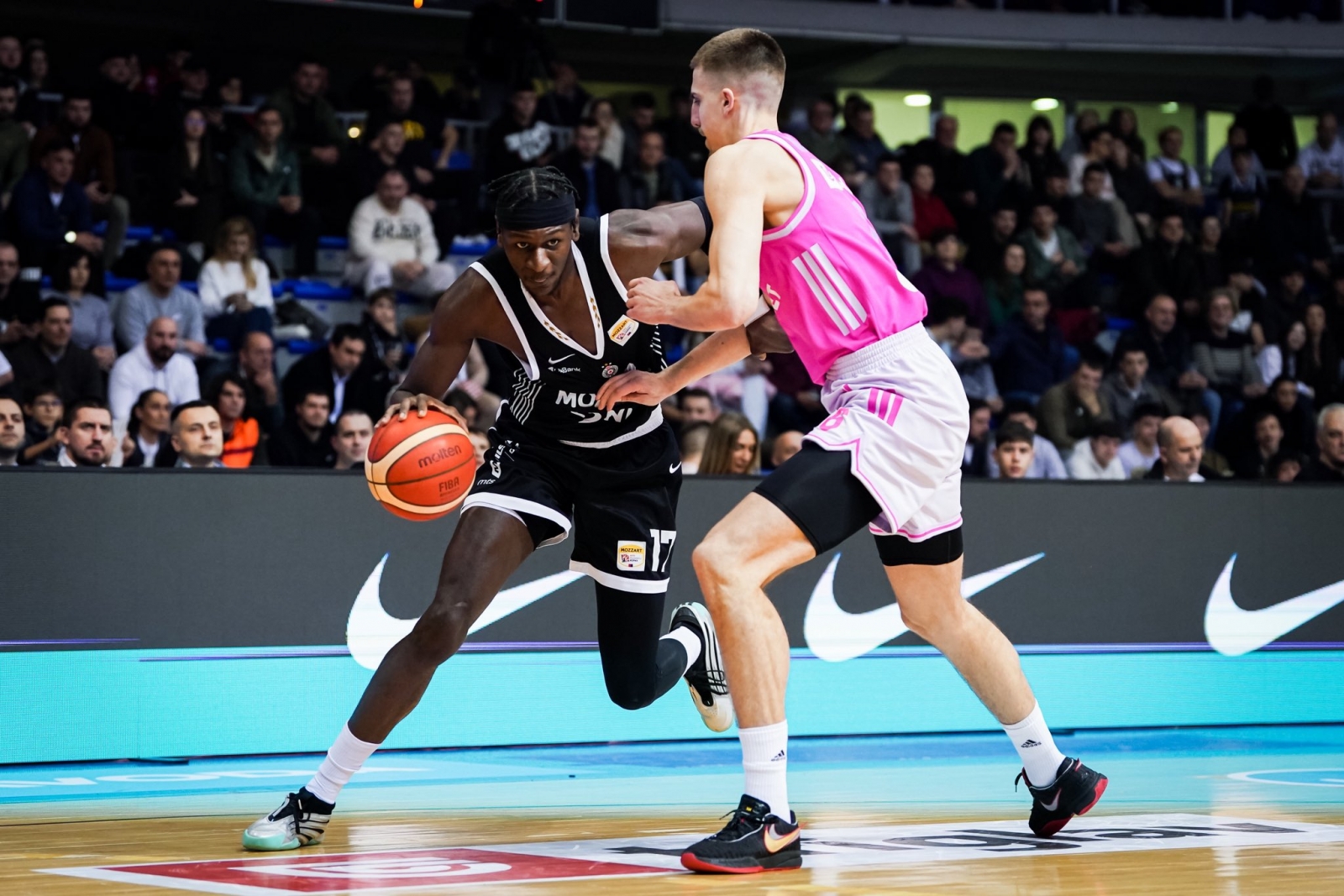 Нов хаос во Србија: Навивачите на Партизан го прекинаа мечот со Мега