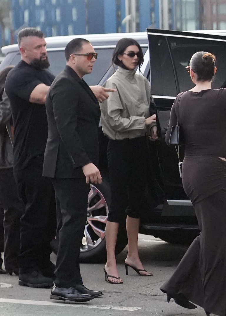 Спортска елеганција: Оваа комбинација ќе биде хит на пролетта 2026 година, благодарение на еден неочекуван детаљ