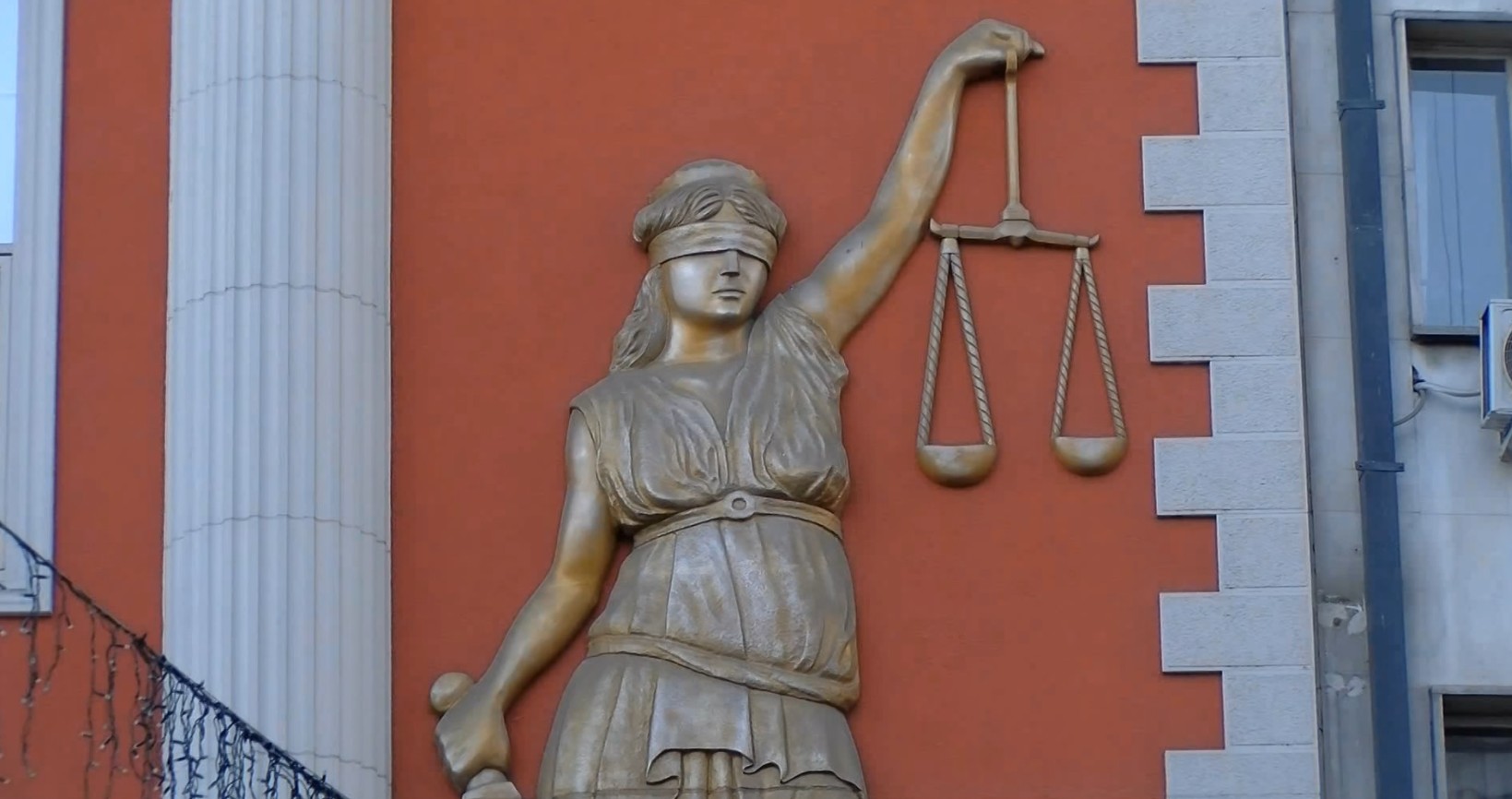 Сиљановска-Давкова: Добро е што ќе има нов закон за помилување бидејќи стариот не личи на закон