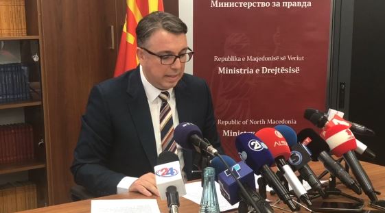 Пратенички прашања, Филков: Правосудниот не е административна постапка за која може да се преговара