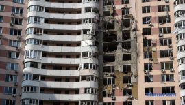 Руски напади врз Харков, убиени четири лица, меѓу кои и мајка и дете