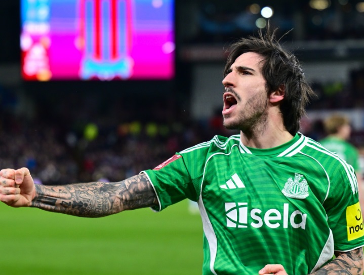 Њукасл со пресврт го освои Бирмингем и избори осминафинале во ФА-купот