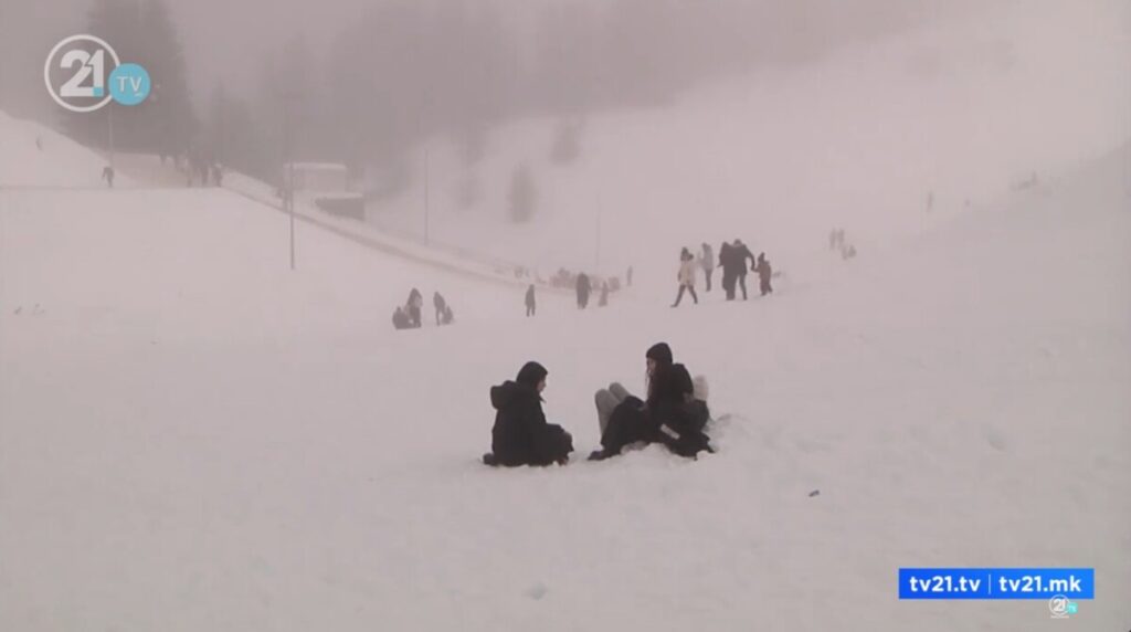 Најстудено и најмногу снег на Попова Шапка