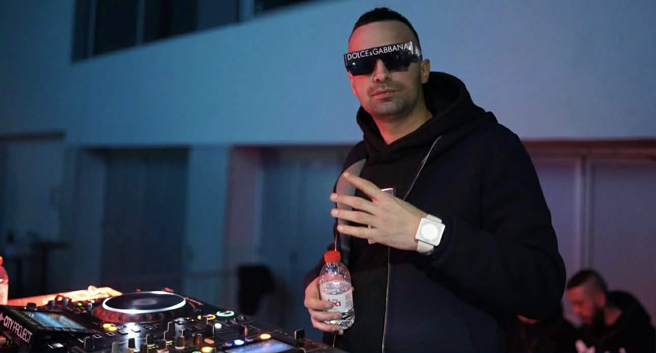 Виктор Митровиќ најавува наскоро силен влез на електронската сцена, нов лејбл и интернационални фестивали во земјава со европски и светски артисти . 