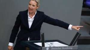 Лидерката на германската десница: Мирот во Европа е можен само со Русија, Британците се виновни за крвопролевањето