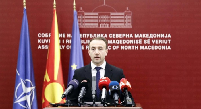 Стојаноски: Предложени законски измени со кои платите на функционерите се намалуваат за 10-13 илјади денари, средствата остануваат за граѓаните