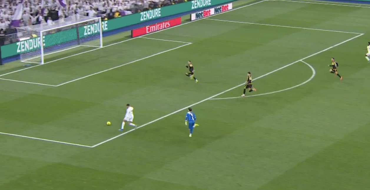 Mбапе се посрамоти: Го помина и голманот, па не погоди – празен гол! (ВИДЕО)