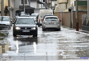 Излеан Вардар на патот Гостивар-Чегране, од ноќеска сообраќајот е забранет
