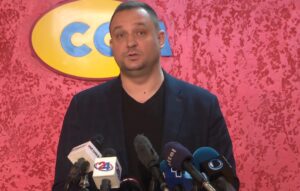 Трендафилов го прашува Тошковски дали службите му ги следат децата и дали ги сликаат