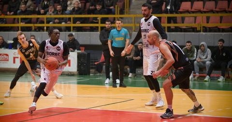 Елис Јуниор заминува од Велес заради административни ограничувања