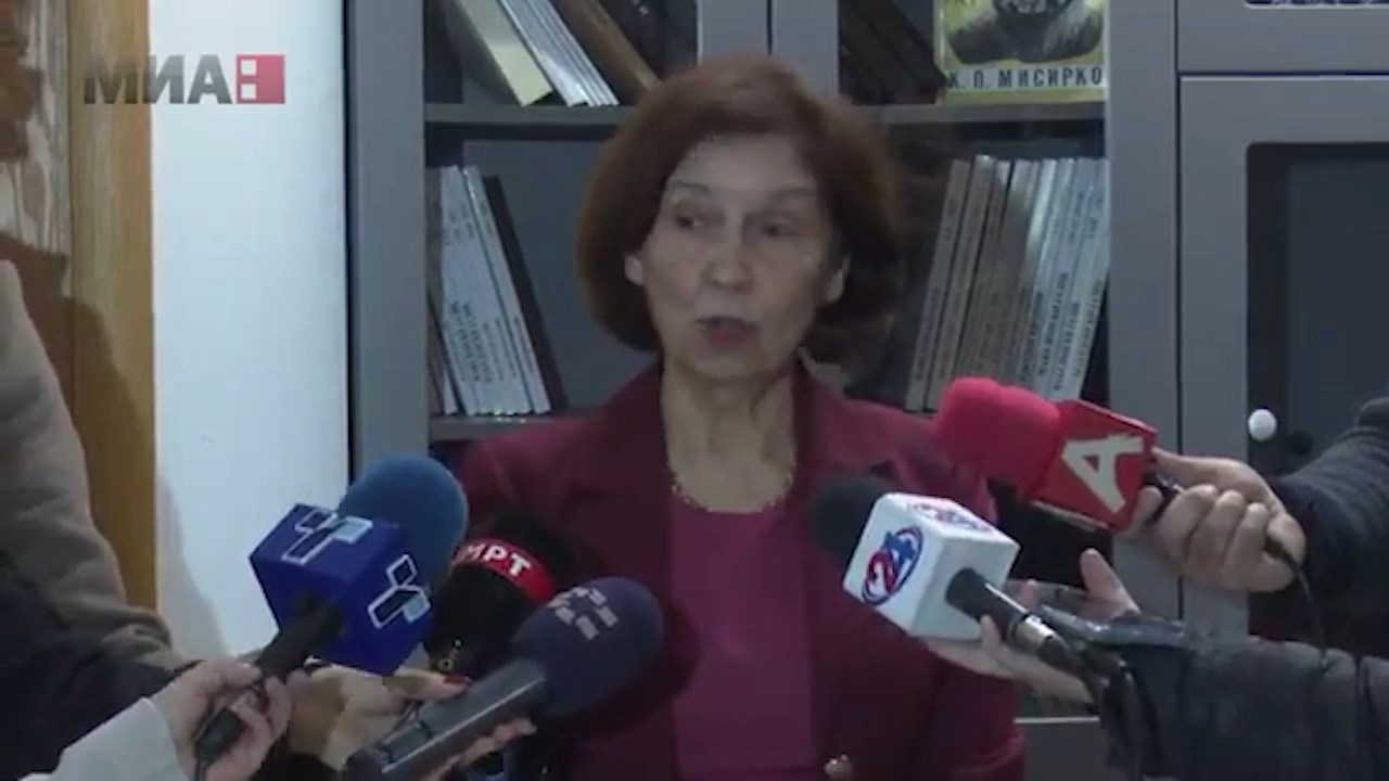 Сиљановска-Давкова: Владиниот авион е стар 25 години