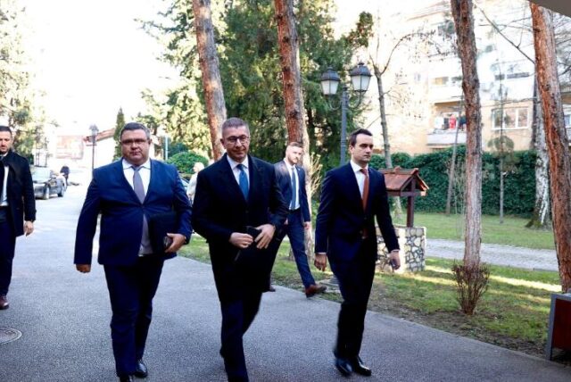 ВМРО-ДПМНЕ тврди дека откако се на власт, платите во општините се зголемени за околу 5.000 денари