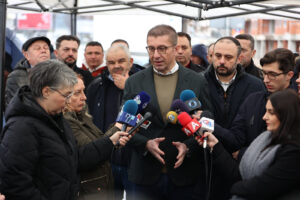 Мицкоски: Понудата до синдикатот е на маса една година, но мора да се преговара делот за плати во Општиот колективен договор