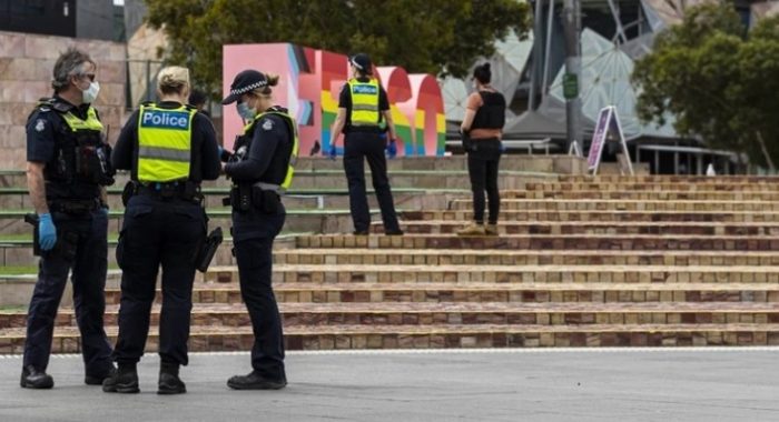 НАПАД ВО АВСТРАЛИЈА: Едно лице е убиено и уште двајца се тешко повредени во напад со нож во Сиднеј, мотивот се уште не се знае