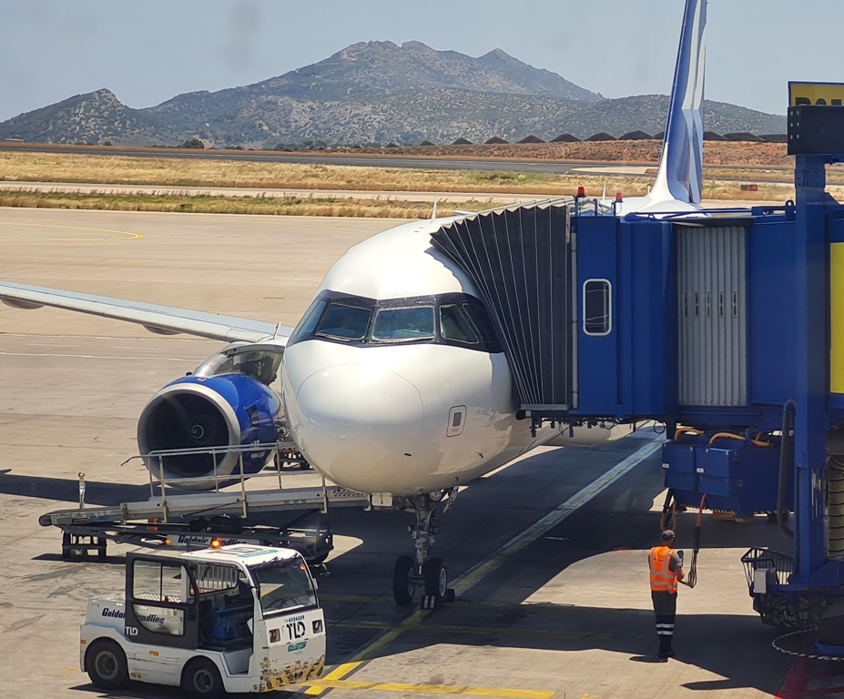 ШВАЈЦАРИЈА ГО ЗГОЛЕМИ ИЗВОЗОТ ВО САД, зголемен трговскиот суфицит наспроти царините на Трамп