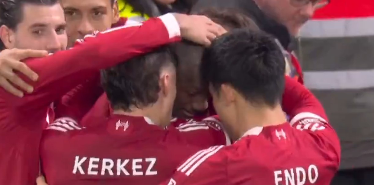 Многу емоции: Конате се расплака по голот за Ливерпул (ВИДЕО)