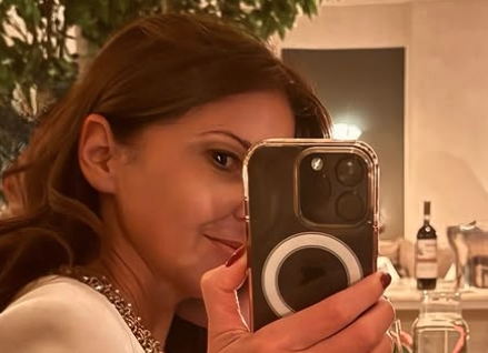 Сања Маринковиќ во бикини: Водителката го покажа своето извајано тело