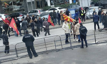 ССМ СО 50 ЛУЃЕ БЛОКИРА 120 ПРАТЕНИЦИ: Трендафилов собра дури 4 души повеќе од законскиот минимум за блокада на Собранието