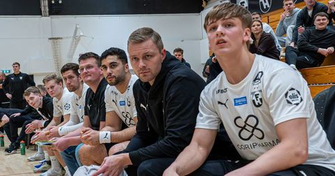 Исландската ракометна икона тргна победнички како тренер