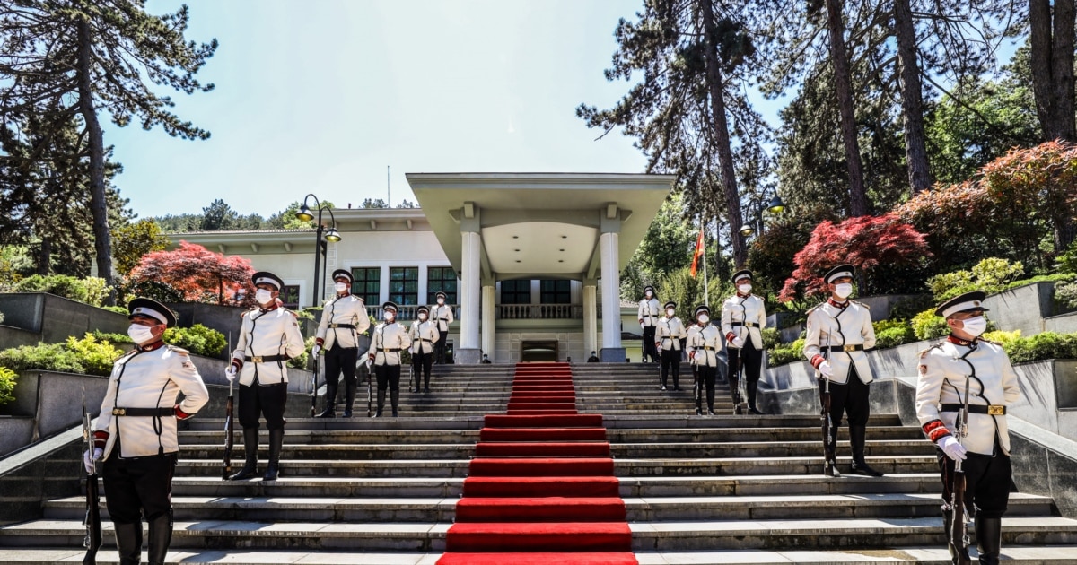 Државата над три децении води „битка“ сама со себе за имотен лист