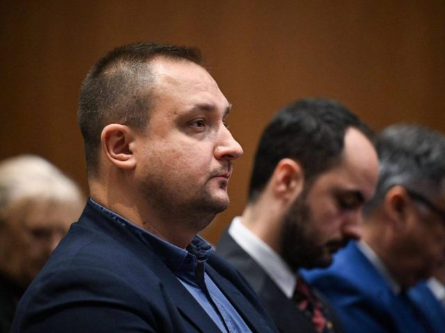 Трендафилов: Владата ги брани платите на функционерите, а ги условува работничките права