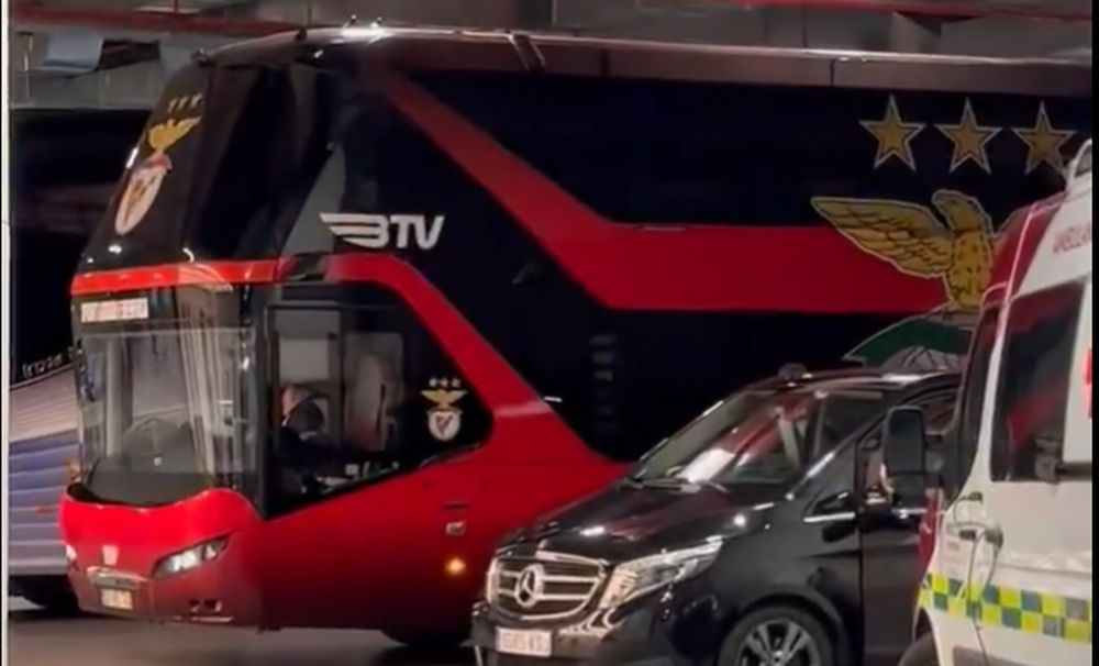 Мурињо се сокри од сите – во автобус го гледал мечот меѓу Реал и Бенфика! (ВИДЕО)