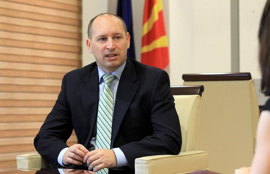 Миноски: Зголемување на минималната плата на 600 евра ќе опфати 230.000 работници и ќе донесе 300 милиони евра во буџетот