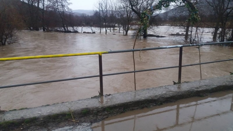 Можни излевања на реките, критична состојба во Полошко, Кичевско и Пелагонија