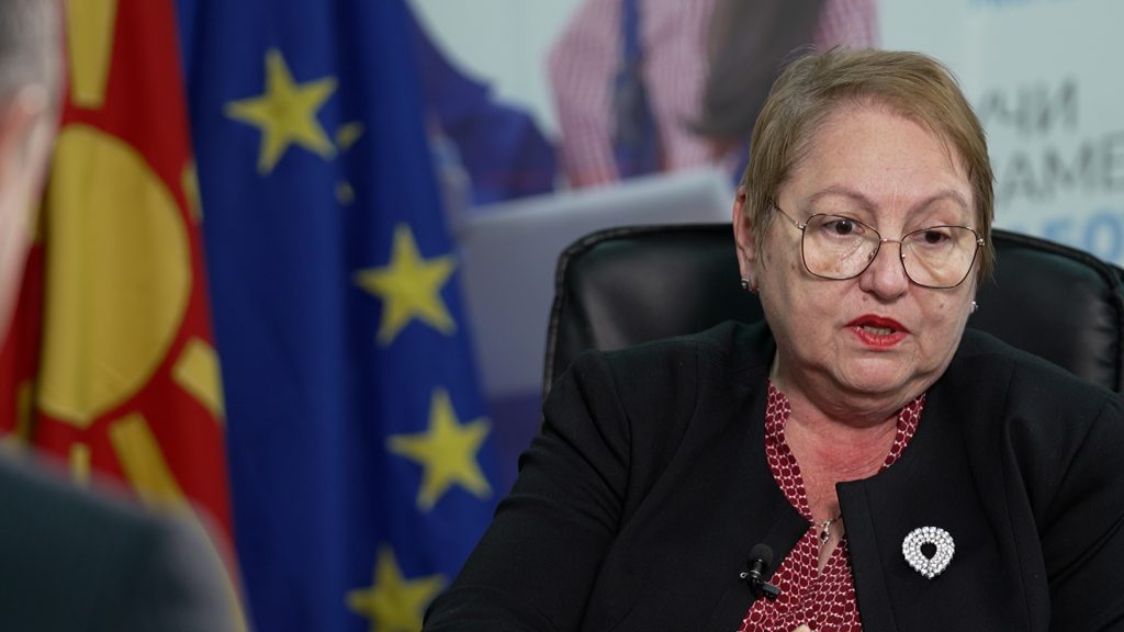 Немам против враќање на одредбата што спречува непотизам при вработување на факултетите, вели министерката Јаневска