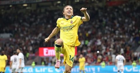 Лука Модриќ ќе „гази“ елитен фудбал и во петтата деценија од животот!