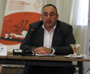 Бислимоски поднесе оставка од својата функција