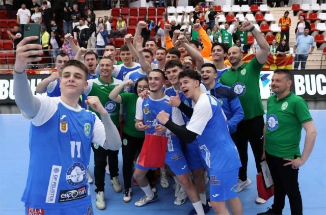 Кадетите на Еурофарм Пелистер против Фуксе Берлин за пласман на Ф4