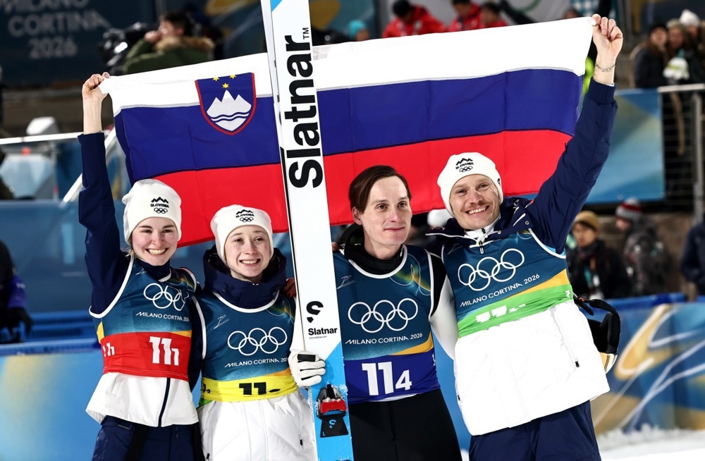 Словенците на погон на семејството Превц скокнаа до златниот медал