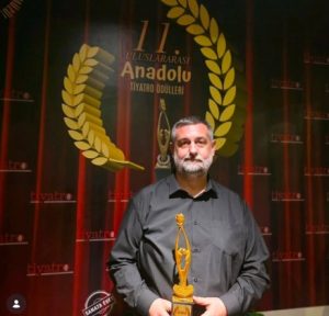 Дејан Пројковски е добитник на Меѓународната награда за режија на Интернационалниот театарски фестивал во Истанбул, Турција