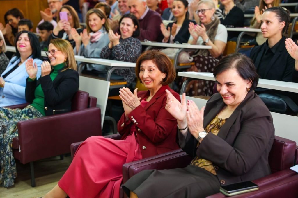 Сиљановска -Давкова: Мајчиниот јазик е чувар на семејната и национална традиција